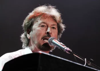 Shuhet Rick Davies, bashkëthemeluesi dhe këngëtari i grupit muzikor “Supertrump”