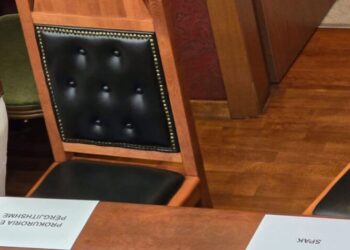 Dy karrige bosh në Kuvend, Altin Dumani dhe Olsian Çela nuk shkojnë në seancën hapëse