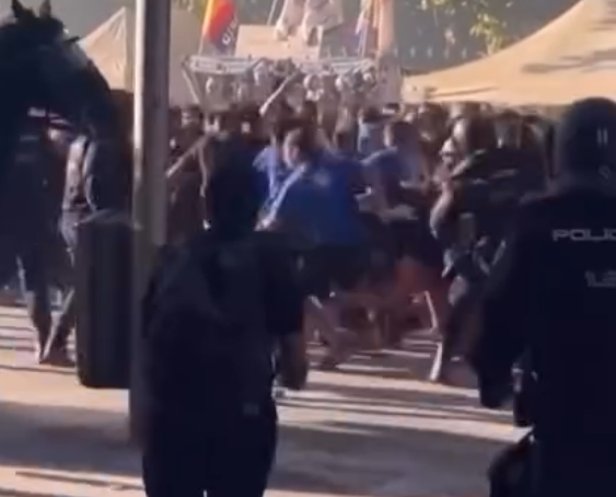 (VIDEO) Plas keq mes tifozëve të Marsejës dhe policëve në Madrid