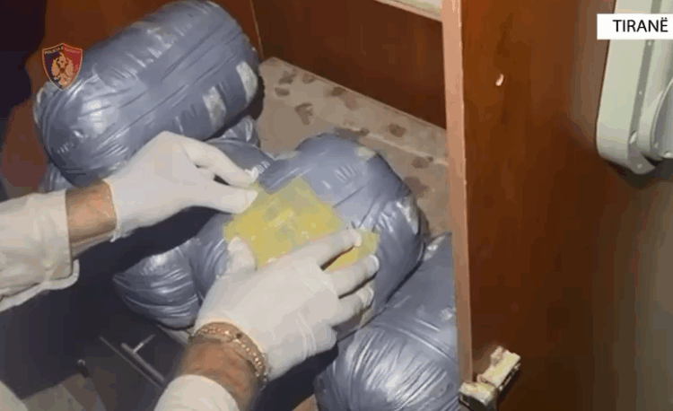 Video – Zbulohet magazina e drogës në Tiranë, 5 të arrestuar (Emri)