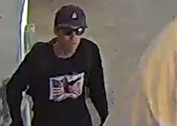 FBI publikon foton e të dyshuari për vrasjen e Kirk, kërkohet ndihma e publikut