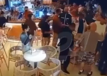 PAMJE TË RËNDA/ Ja VIDEO e sherrit masiv në Korçë