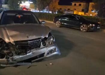 Tre shoferë të dehur shkaktojnë përplasjen e 4 makinave në Vlorë, një vajzë e plagosur
