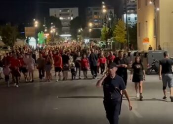 (VIDEO) Kombëtarja zbret në fushë për nxemje, ja situata brenda “Air Albania” në prag të ndeshjes