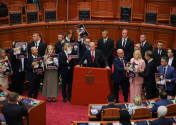 Nis me tensione seanca e parë plenare, PD: Nuk mund të ndryshohen komisionet pa u ndryshuar rregullorja