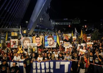 Jeruzalem/ Dhjetëra mijëra izraelitë protestojnë kundër luftës në Gazë