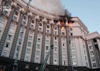 Goditet për herë të parë nga Rusia selia e qeverisë në mes të Kievit