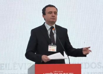 “Paga minimale do të rritet mbi 500 euro”, Albin Kurti: Për gjyshërit që kujdesen për nipat dhe mbesat 100 euro shtesë në muaj