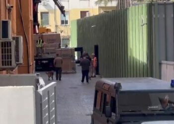 Ngjitur me SPAK/ Policia kontroll me qen anti-eksploziv, çfarë po ndodh te Arkivi i Shtetit?