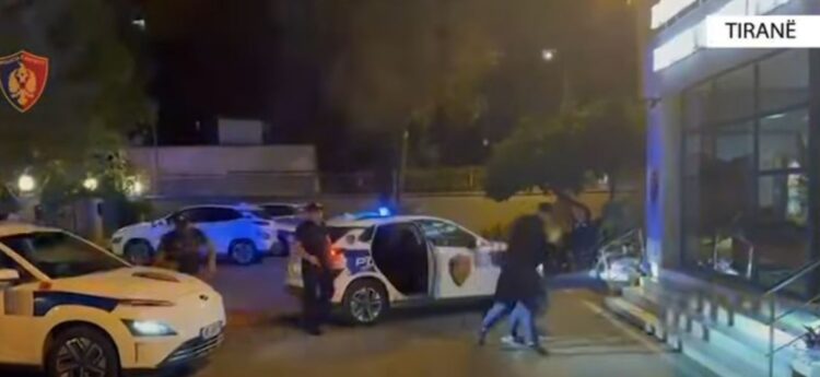 Finalizohet operacioni “XUEX” në Divjakë, arrestohet organizatori i mashtrimeve online (Emri)