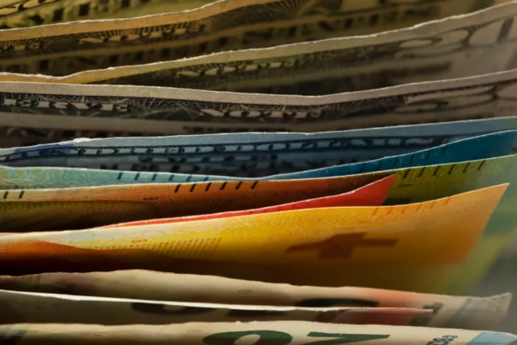 Zvicra ndërpret ndihmën e huaj për Shqipërinë