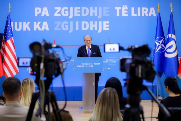 Berisha: Rama të japë sa më parë dorëheqjen! S’mund të drejtosh edhe vendin edhe kartelet e drogës