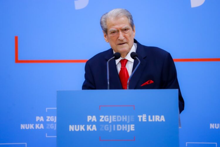 Berisha: Pasi u takua me grupet kriminale, Rama u kthye nga Aruba me orë 400 mijë euroshe