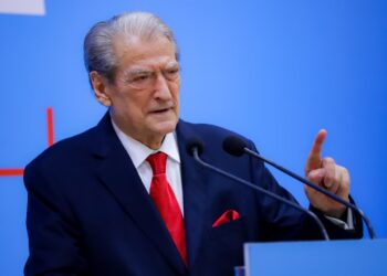 Veliaj iu drejtua Kushtetueses për shkarkimin, reagon Berisha: Nuk pranoi pazarin e Ramës