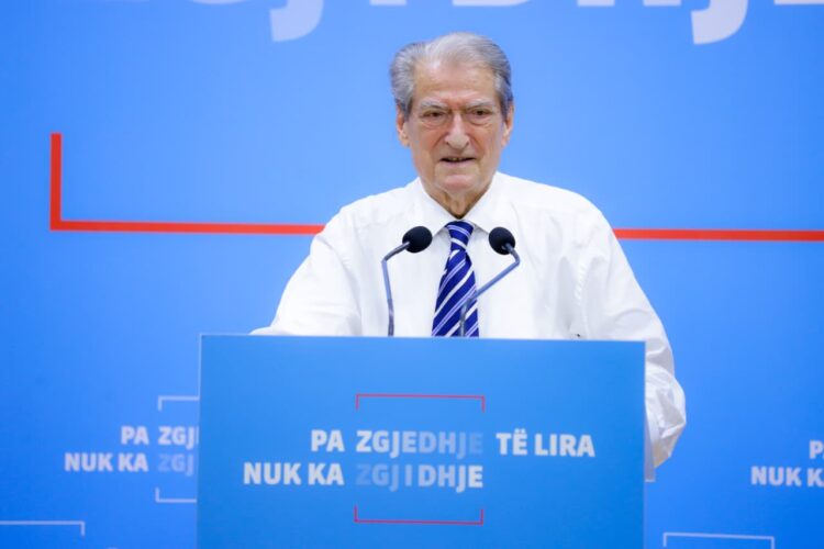 Berisha: Kartelet e drogës po përleshen se kush do e marrë Ministrinë e Brendshme, ja kë duan…