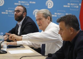 Berisha: Narkoterroristi Edi Rama është kapiteni i anijeve të drogës në Europë