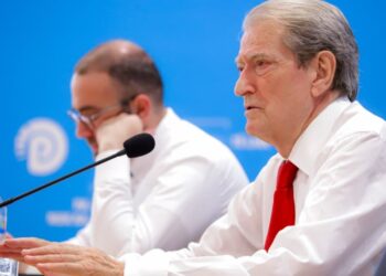 PD mbledh grupin parlamentar, Berisha: Rama asgjesoi sot Kuvendin, koha e fjalëve mbaroi