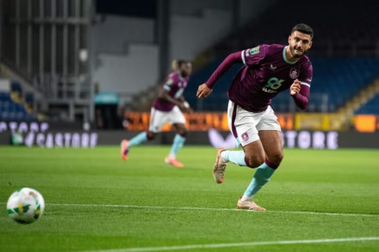 Trajneri i Bërnlit del kundër të gjithëve: Broja thjesht ka nevojë për…