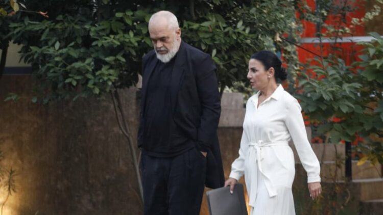 Rama cakton Belinda Ballukun drejtuese të fushatës për bashkinë e Tiranës