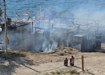 Restoranti shkrumbohet nga flakët, ja dyshimi për zjarrin