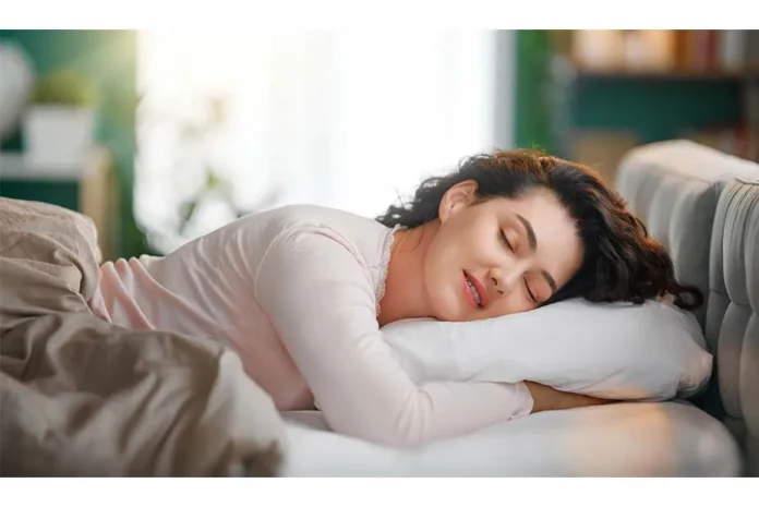 Si të flesh mirë për t’u zgjuar plot energji