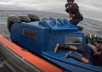 Roja Bregdetare e SHBA-së sekuestron kokainë gjatë operacionit ‘Pacific Viper’, arrestohen 60 trafikantë