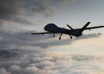 Dron mbi Aeroportin e Amsterdamit, pista mbyllet për 45 minuta