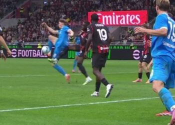 Debate për albitrimin pas fitores së Milanit, të gjithë ish-gjyqtarët: Napolit iu mohua penalltia