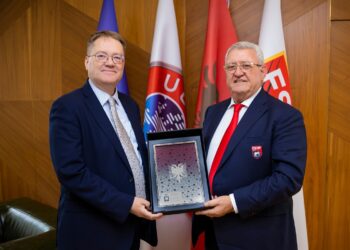 Presidenti Duka, takim me Ambasadorin e Britanisë së Madhe, Abbott. Në fokus organizimi i ndeshjes Shqipëri–Angli