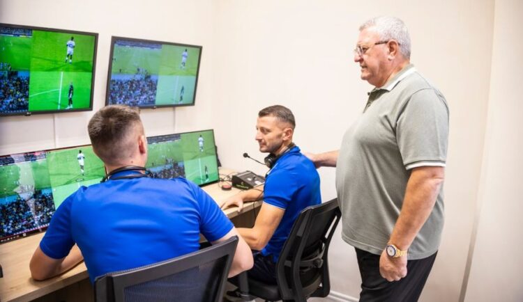 Duka viziton qendrën e re të sistemit VAR: Pjesë e strategjisë së FSHF-së për modernizimin e arbitrimit