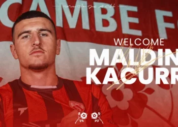 Pas debutimit me Kombëtaren, Maldini Kacurri firmos për Morecambe FC