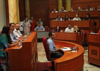 Shkarkimi i Erion Veliajt/ Anëtarët socialistë të Këshillit Bashkiak të Tiranës thirren në mbledhje në selinë e PS-së