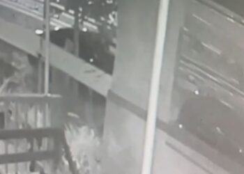 Zbardhet djegia e qëllimshme e një automjeti në Tiranë, arrestohet 34-vjeçari – Video