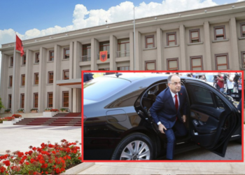 Mjeshtri i tenderave sekretë, Alfred Çoma fut në xhep 3.5 miliardë lekë në “shtëpinë” e Presidentit Begaj