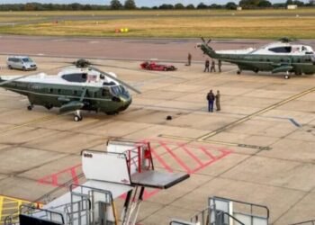 Helikopteri i Donald Trump bën ulje emergjente në aeroportin e Lutonit