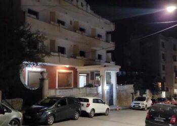 Tritol në hotelin e vëllait të Vangjush Dakos në Durrës, panik mes turistëve