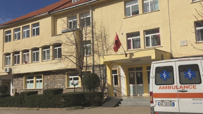 Shoferi humb jetën nga përplasja e dy makinave në Krumë, plagoset drejtuesi tjetër