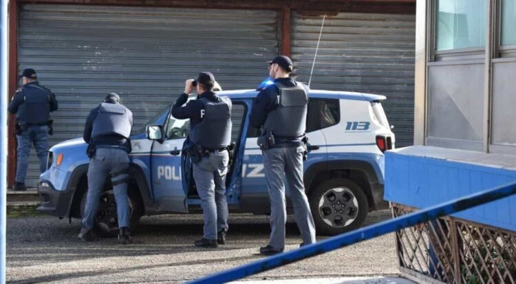 Skandal në Milano/ Shqiptari tenton të vjedhë me dhunë alkool kërcënon shitësen