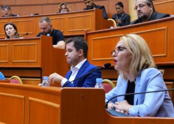 Zhulali thumbon Veliajn: Sot po shijon gjellën që ka gatuar vetë – mungesa e tij, përgjegjësi e socialistëve