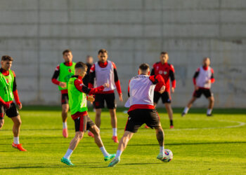 Ndeshjet e shtatorit/ Asani dhe Berisha: Atmosferë shumë e mirë në skuadër, duam 3 pikët në “Air Albania”