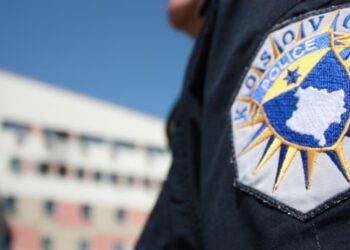 Zyrtari i Ujësjellësit “Gjakova” nën hetim: Prokuroria bastis shtëpinë dhe zyrat, dyshohet për korrupsion dhe mashtrim në prokurim