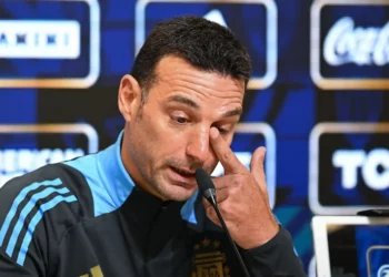 ‘Pensionimi’ i Messit nga kombëtarja, Lionel Scaloni nuk mban dot lotët: Krenari ta stërvitësh…