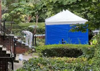 Tragjedi mes shqiptarëve në Angli: 31-vjeçari vret kushëririn me thikë (Emrat)