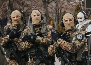 Ligj i ri në Kaliforni: Agjentët e emigracionit s’mund të veprojnë më me maska