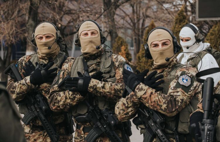 Ligj i ri në Kaliforni: Agjentët e emigracionit s’mund të veprojnë më me maska