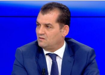 Ish-gjykatësi Muçi: Shkarkimi i Veliajt kishte bazë ligjore, por Kushtetuesja duhet të tregojë guxim