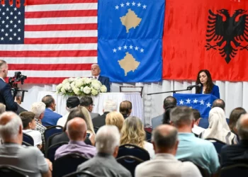 Osmani nis vizitën zyrtare në SHBA, takimin e parë e bën me diasporën shqiptare