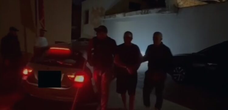 Mori para për të nxjerr të burgosurin nga qelia,arrestohet polici i burgjeve