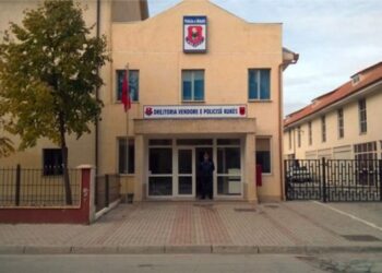 Iku me makinë duke kundërshtuar policinë, arrestohet 43-vjeçari në Kukës, në kërkim një 18-vjeçar