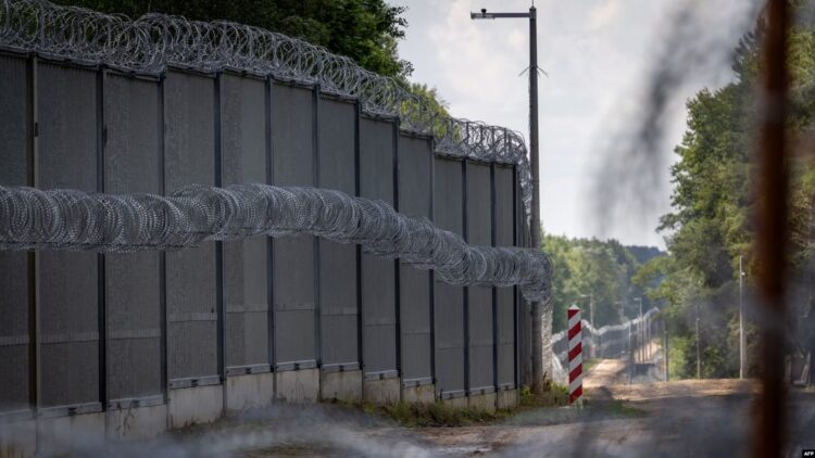 Polonia rihap kufirin me Bjellorusinë, teksa Kina synon të mbrojë rrugët tregtare